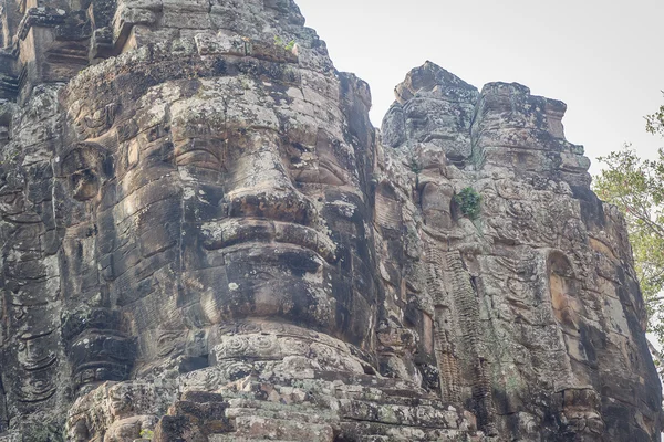 Muhteşem Bayon Tapınağı, Siem Riep, Kamboçya karşı karşıyadır. Yüz — Stok fotoğraf