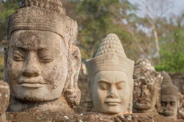 Потрясающие лица в храме Байон, Сием Рип, Камбоджа. Лицо — стоковое фото