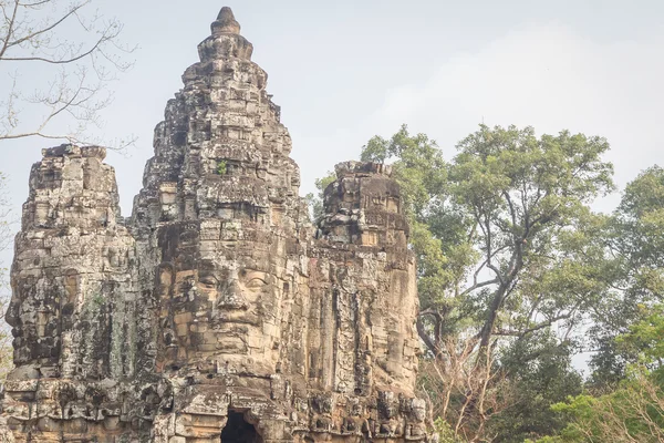 Las caras increíbles en el templo de Bayon, Siem Riep, Camboya. Cara — Foto de Stock