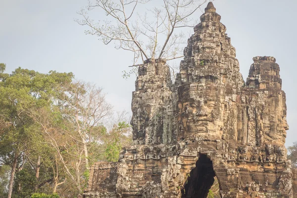 I volti incredibili al Tempio di Bayon, Siem Riep, Cambogia. Viso — Foto Stock