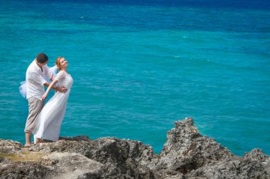 seven çift plaj zemin üzerine genç, düğün günü, açık olmak