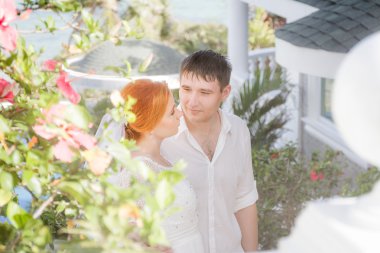 seven çift plaj zemin üzerine genç, düğün günü, açık olmak