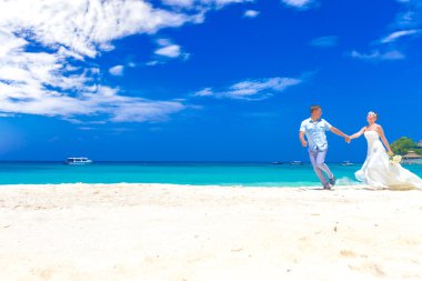 beach düğün t mutlu gelin ve Damat Düğün gününde, açık