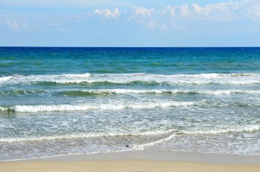 Deniz ve plaj yaz gün Ostuni, Apulia, İtalya