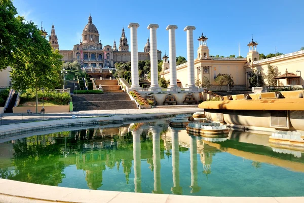 Nationaal kunstmuseum en fontein, Placa de Espanya, Barcelona, Spanje Spanje — Stockfoto