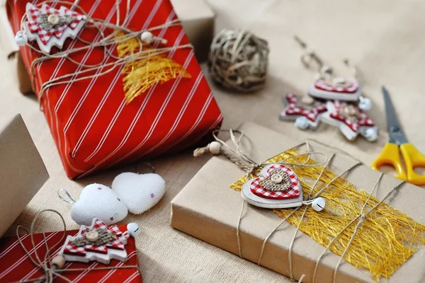 Decoración de Navidad y caja de regalo — Foto de Stock