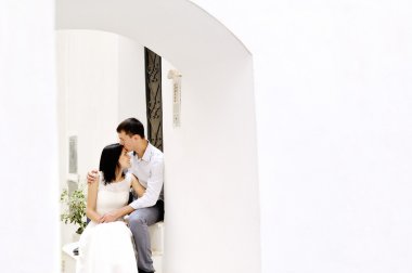 Romantik Çift şefkatle Sperlonga onların düğün sonra birlikte