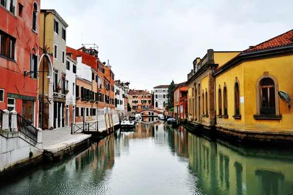 Prachtig uitzicht van Venetiaans kanaal, Venetië, Italië — Stockfoto