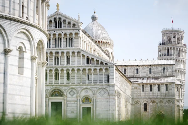 Pisa cathedral en de tower, Toscane, Italië — Stockfoto