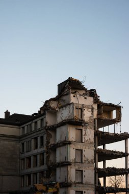 İsviçre 'nin Zürih şehrinde eski apartman ve ofis yıkılıyor..