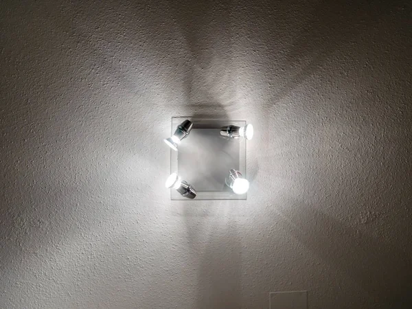 Plafond Monté Moderne Projecteur Angulaire Avec Ampoules Vue Bas Vers — Photo