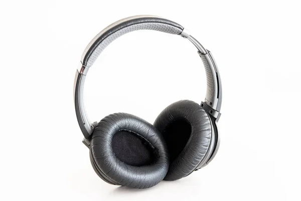 Beyaz Arkaplanda Izole Edilmiş Genel Siyah Bluetooth Kablosuz Kulaklık — Stok fotoğraf