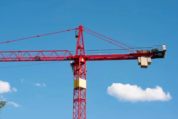Big Red Metal Construction Crane Set Blue Sky Low Angle — ストック写真