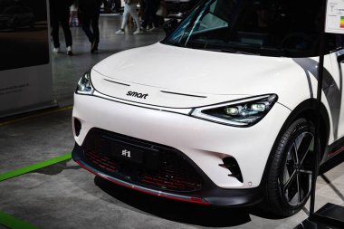 Zürih Oto Fuarı, İsviçre, 31 Ekim 2025. Yeni elektrikli Smart Hashtag 1 elektrikli şehir arabası Oto Zürih araba fuarında sergileniyor. Geniş açı, ön görünüm