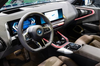 Zürih Oto Fuarı, İsviçre, 31 Ekim 2025. Yeni BMW G45 X3 kompakt SUV iç mekan Auto Zürih araba fuarında görüntülendi