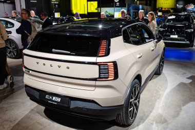 Zürih Oto Fuarı, İsviçre, 31 Ekim 2025. Zürih Otomobil Fuarı 'nda sergilenen yeni Volvo ES30 batarya elektrikli kompakt SUV' nin arka görünümü