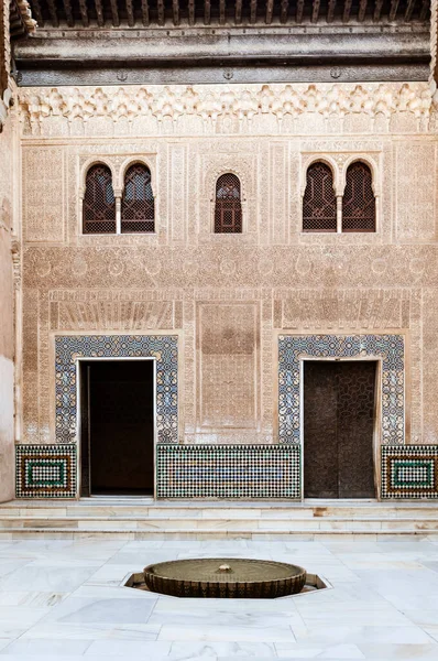 Cour Intérieure Alhambra Dans Laquelle Vous Pouvez Voir Mur Décoré — Photo