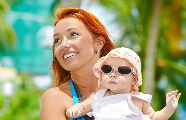 Beautiful Mother And Baby outdoors. — Stock Photo, Image