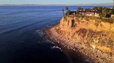 Palos Verdes kıyı şeridinin hava yörüngesindeki görüntüsü SS Hakimiyetçi Gemi Enkazı, Palos Verdes Emlak, Kaliforniya