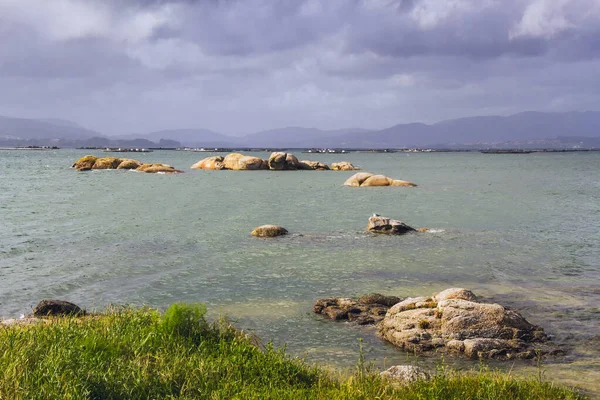 Острова Синас Роки Море Виланова Аруза Бушующими Облаками — стоковое фото