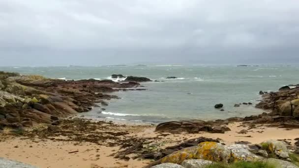 西班牙加利西亚阿鲁萨岛圣马丁尼奥湾的风暴 — 图库视频影像