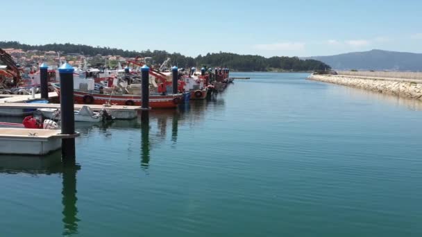 Barcos Aquicultura Mexilhões Atracados Doca Porto Xufre Ilha Arousa — Vídeo de Stock