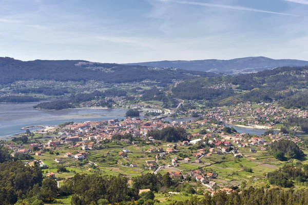 Vista aérea de Arcade y Pontesampayo — Foto de Stock