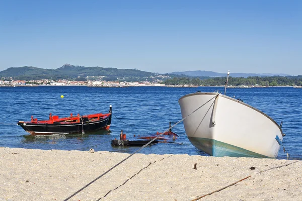 Barcos na praia — Fotografia de Stock