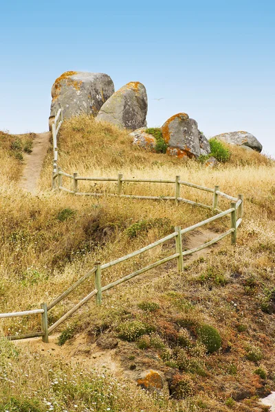 Weg zum Aussichtspunkt eingezäunt — Stockfoto