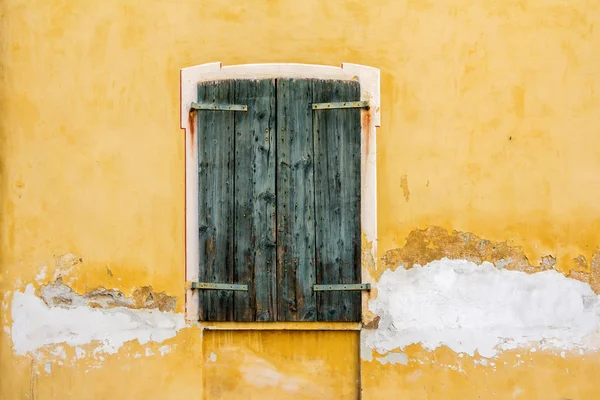 Old Green wooden window — Stock Photo, Image