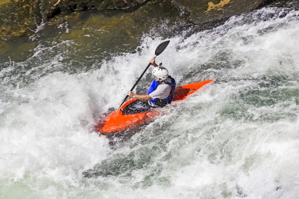 Kayak en eau vive — Photo