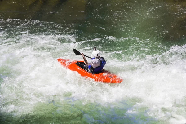 Kayak en agua blanca —  Fotos de Stock
