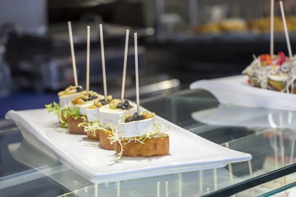 Pintxos 或餐前小吃 — 图库照片