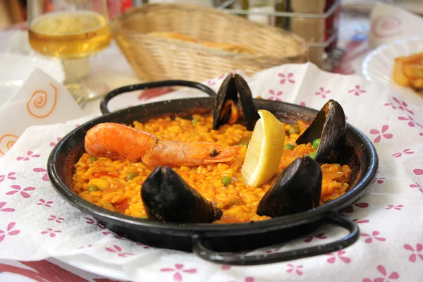 Paella comida tradicional espanhola — Fotografia de Stock