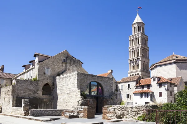 Kathedraal van Saint Domnius en het paleis van Diocletianus in Split Croati — Stockfoto