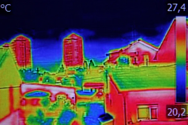 Immagine termica su edificio residenziale — Foto Stock