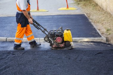 İşçi kullanımı titreşimli plaka Kompaktör