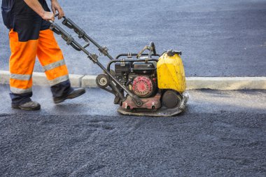 İşçi kullanımı titreşimli plaka Kompaktör 