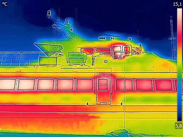 Mendeteksi Kehilangan Panas Luar Berlabuh Mewah Pribadi Motor Yacht Menggunakan — Stok Foto