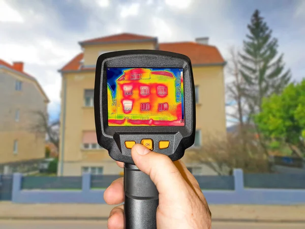 Grabación Pérdida Calor Casa Con Cámara Térmica Infrarroja — Foto de Stock