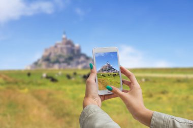 cep telefonu üzerinde fotoğraf çekimi