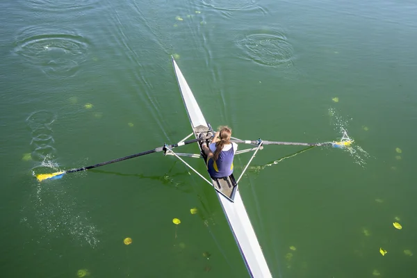 The woman rower — Stock Photo, Image