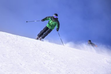 iki kayakçı
