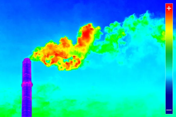 Thermovision imagen calefacción chimenea de la planta — Foto de Stock