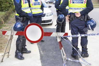 görevli polis memuru