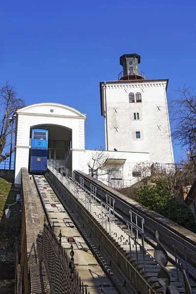 Funicular and Kula Lotrscak in Zagreb — Stock Photo, Image