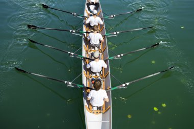 Tekne dört coxed