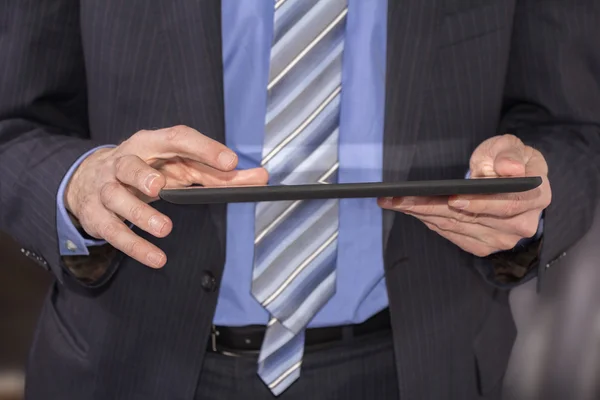 Business man using tablet — Stock Photo, Image