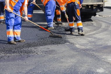 Asfaltlama ve yolların onarım