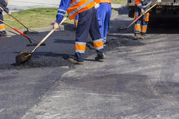 Asfaltering en reparatie van wegen — Stockfoto